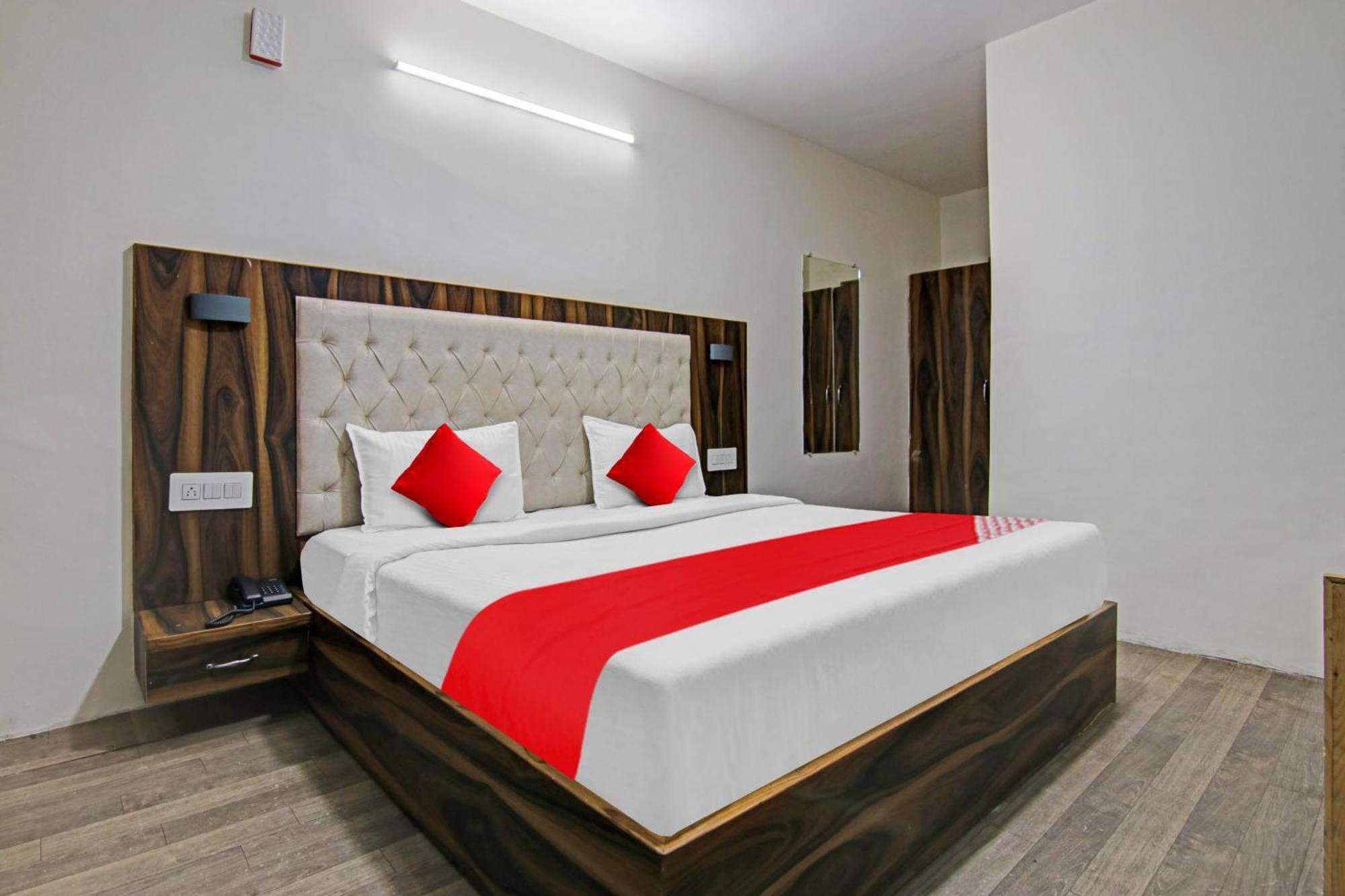 Hotel O Alfa Manāli Esterno foto