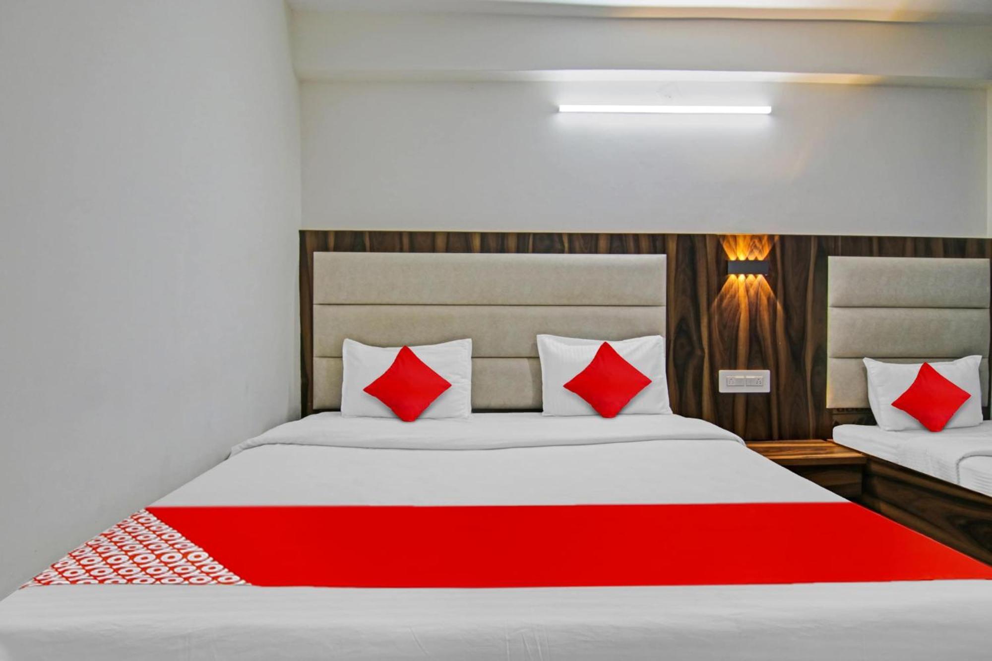 Hotel O Alfa Manāli Esterno foto