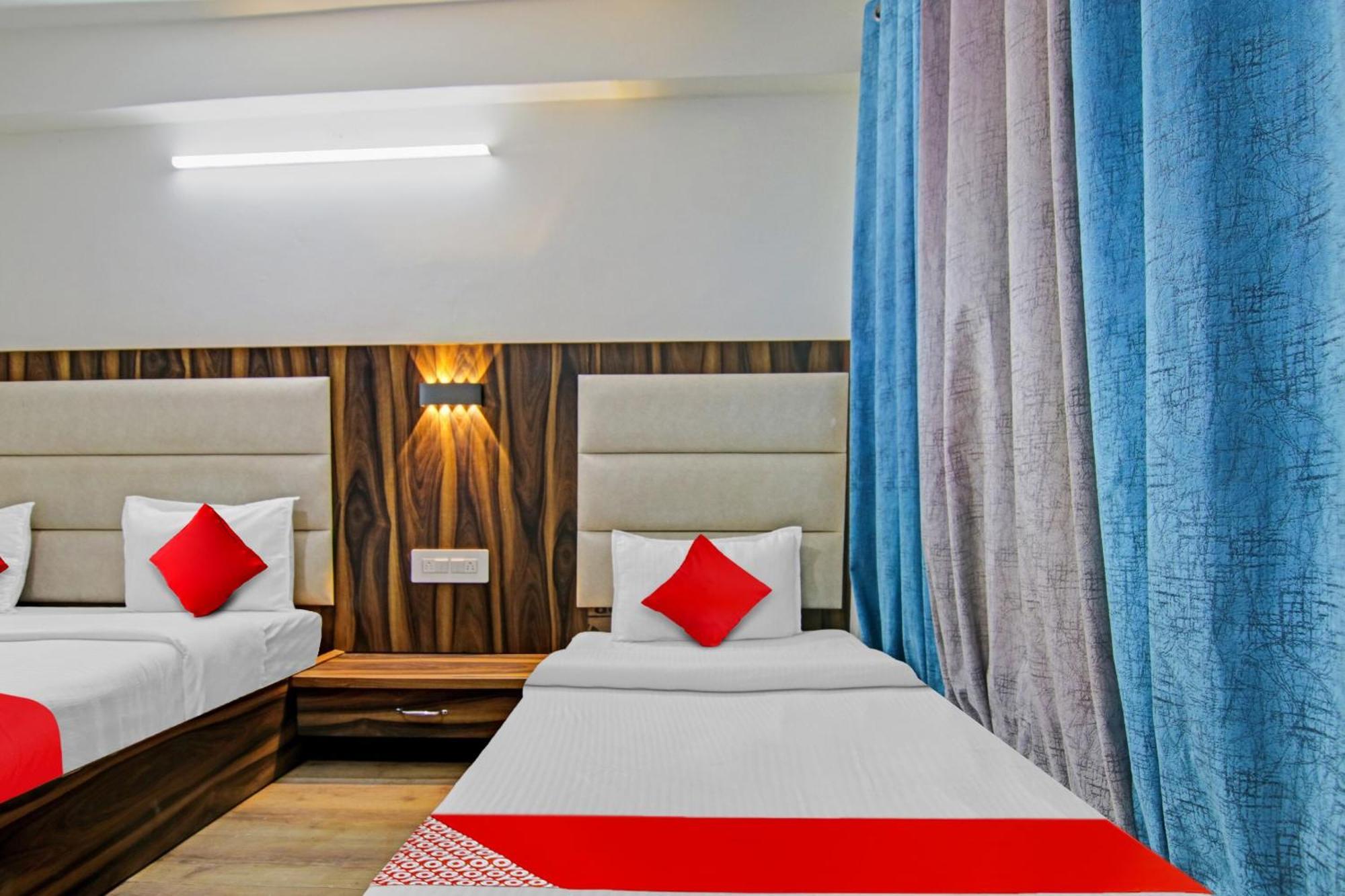 Hotel O Alfa Manāli Esterno foto